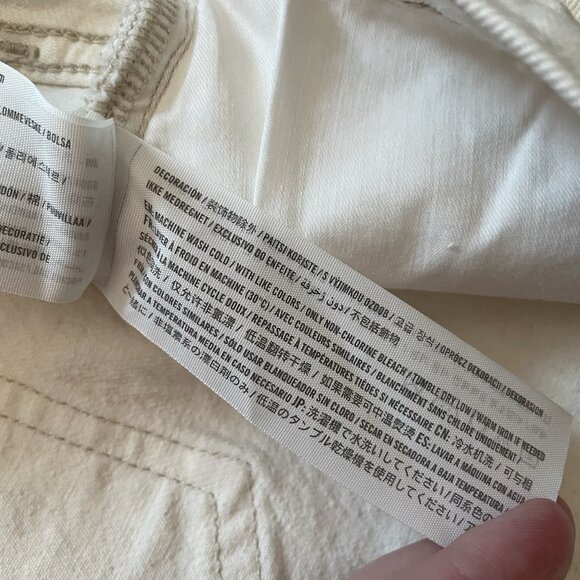 Abercrombie & Fitch Wmn Plus 37/24 Off White Curve Love High Rise Mom Short NWOT - Picture 10 of 10